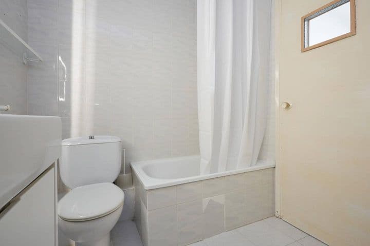 1 bedroom apartment for rent in Ciutat Vella, Spain - Image 9