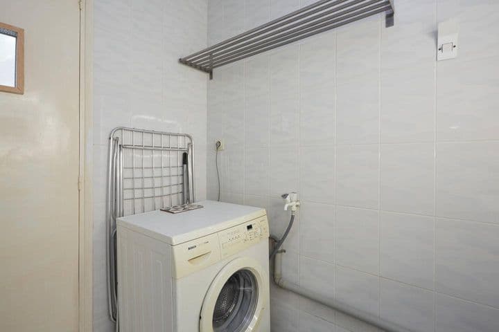 1 bedroom apartment for rent in Ciutat Vella, Spain - Image 10