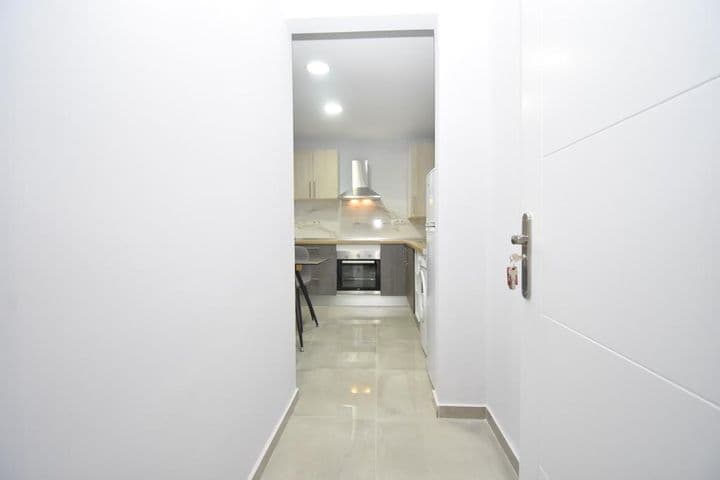 2 bedrooms apartment for rent in Las Lagunas, Spain - Image 5