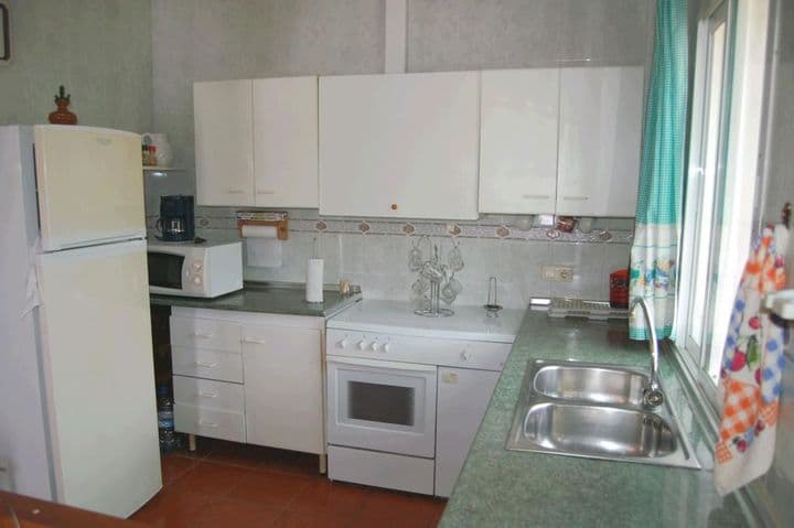 2 bedrooms house for rent in Nerja, Spain - Image 4