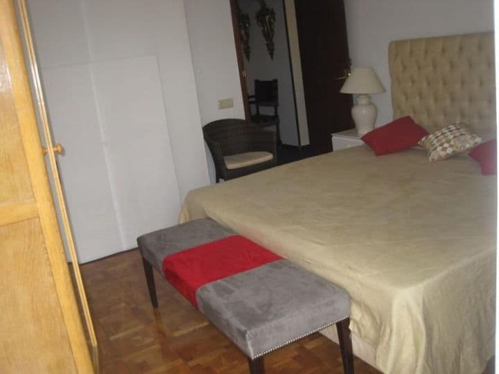 4 bedrooms apartment for rent in Vitoria-Gasteiz, Spain - Image 11