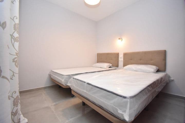 2 bedrooms apartment for rent in Las Lagunas, Spain - Image 7