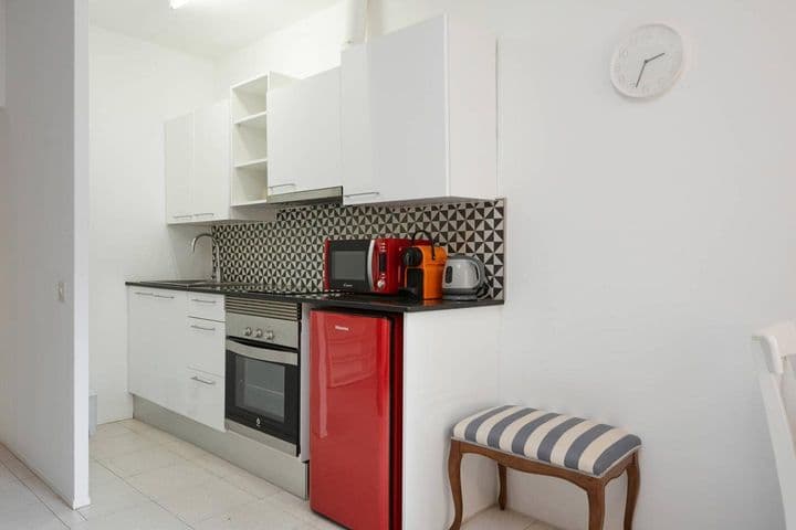 1 bedroom apartment for rent in Ciutat Vella, Spain - Image 4