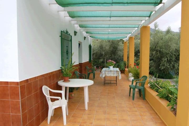 2 bedrooms house for rent in Nerja, Spain - Image 2