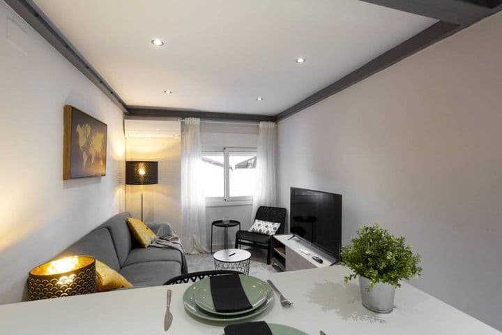 1 bedroom apartment for rent in Poblenou, Spain - Image 2