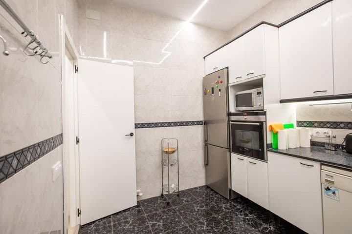 3 bedrooms apartment for rent in Esquerra de lEixample, Spain - Image 8