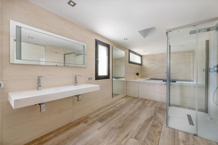 7 bedrooms house for rent in Palma de Mallorca, Spain - Image 6