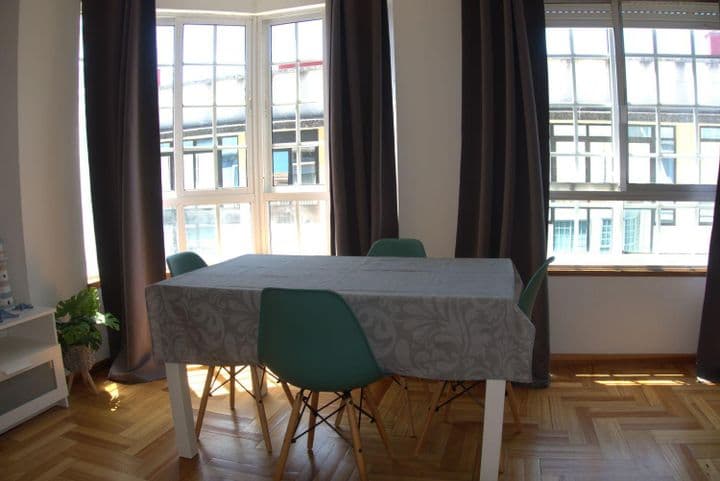 2 bedrooms apartment for rent in Vigo, Spain - Image 3