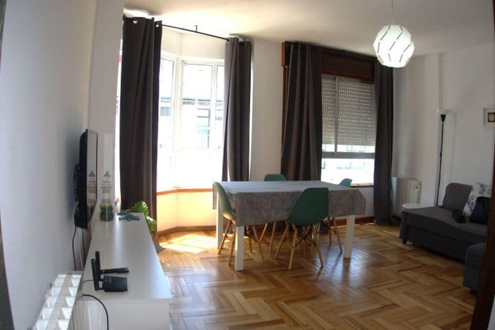 2 bedrooms apartment for rent in Vigo, Spain - Image 2