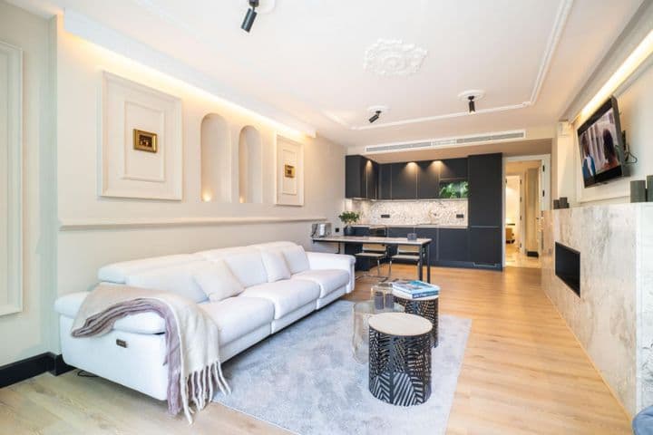 1 bedroom apartment for sale in Marbella, Spain - Image 3