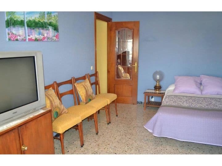 4 bedrooms apartment for rent in Palencia, Spain - Image 11