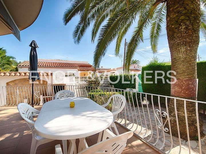 11 bedrooms building for sale in Empuriabrava, Spain - Image 2