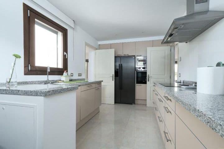 4 bedrooms house for sale in Benahavis, Spain - Image 9