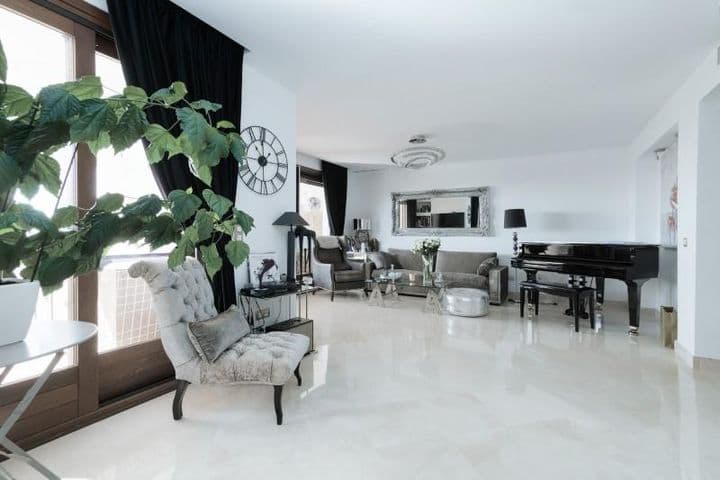 4 bedrooms house for sale in Benahavis, Spain - Image 3