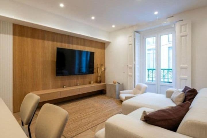 2 bedrooms apartment for sale in Centro, Spain - Image 3