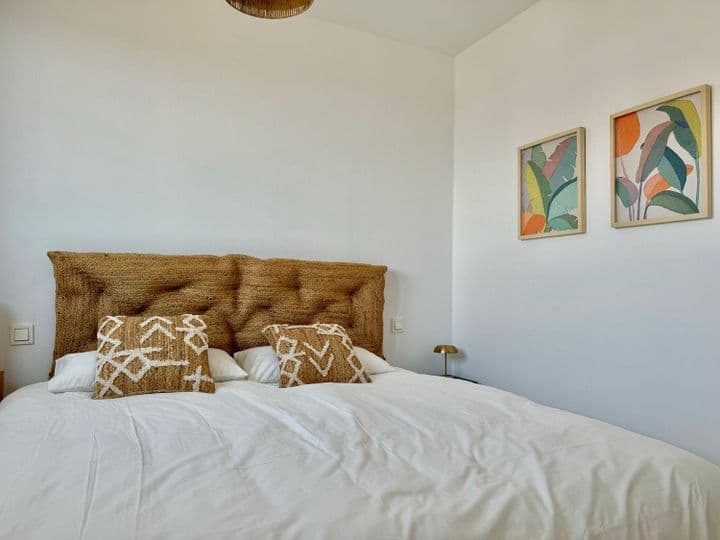 3 bedrooms apartment for rent in Malaga, Spain - Image 4