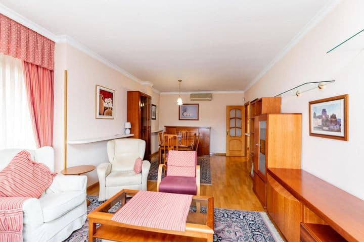 3 bedrooms apartment for sale in Ciudad Lineal, Spain - Image 3