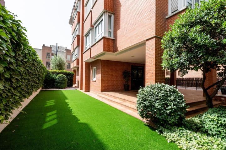 3 bedrooms apartment for sale in Ciudad Lineal, Spain - Image 4