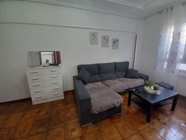 3 bedrooms apartment for rent in Torrelavega, Spain - Image 3