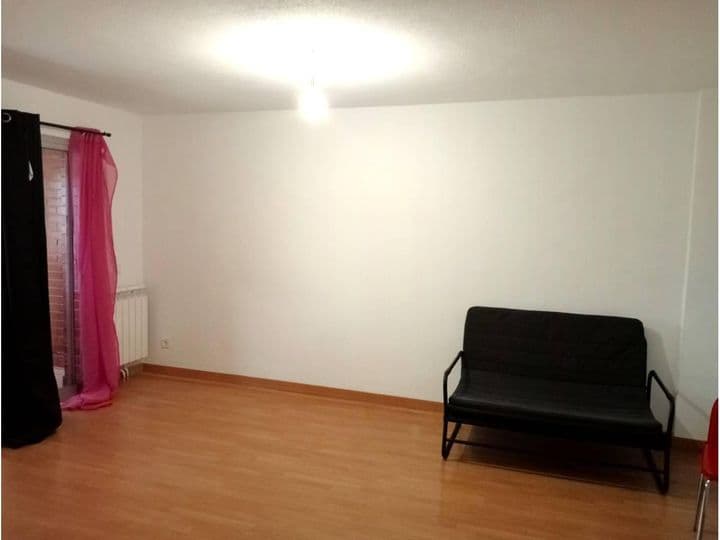 3 bedrooms apartment for rent in Puente de Vallecas, Spain - Image 5