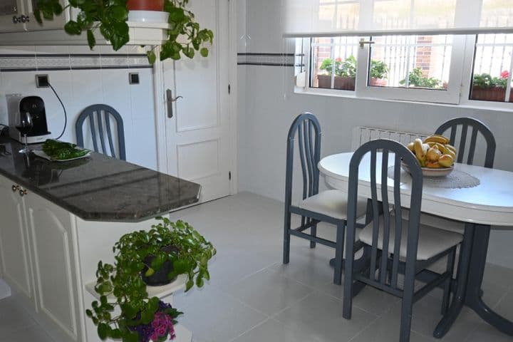 4 bedrooms house for sale in Santander county, Spain - Image 9