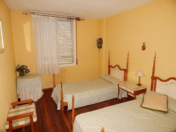 4 bedrooms apartment for sale in Santander, Spain - Image 9