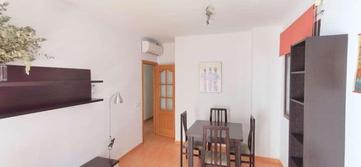 2 bedrooms apartment for rent in Centro, Spain - Image 2