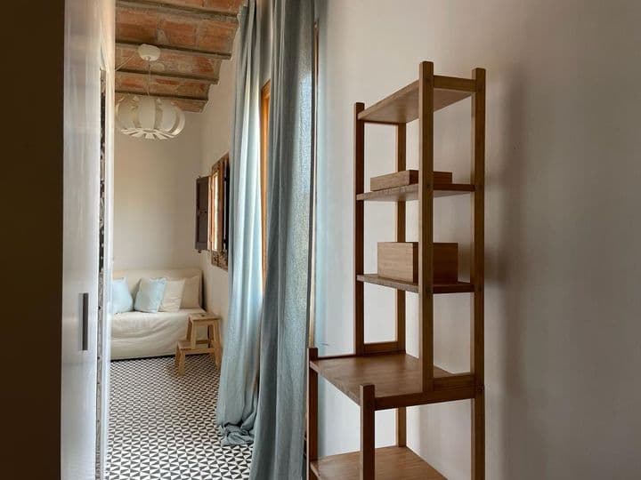 1 bedroom apartment for rent in Ciutat Vella, Spain - Image 4