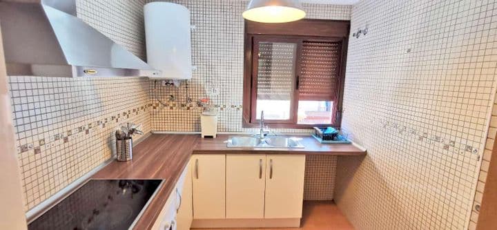 2 bedrooms apartment for rent in Centro, Spain - Image 8