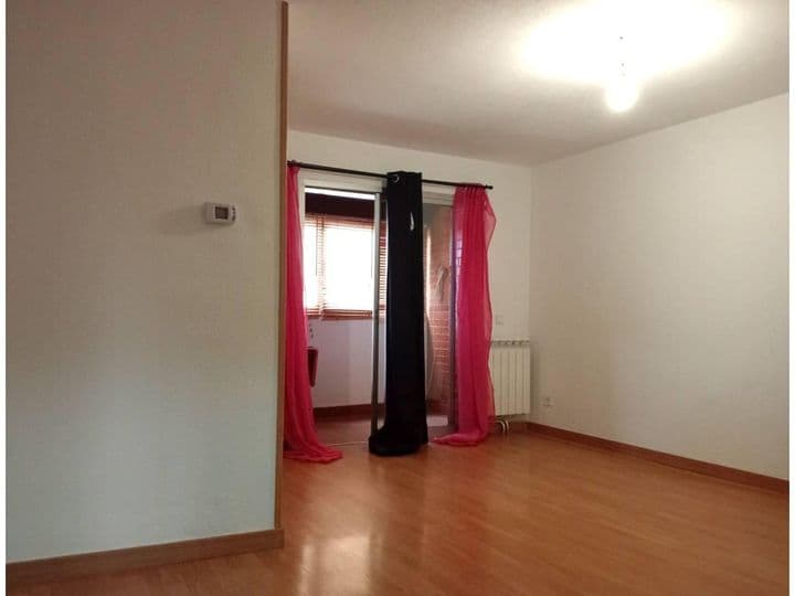 3 bedrooms apartment for rent in Puente de Vallecas, Spain - Image 7