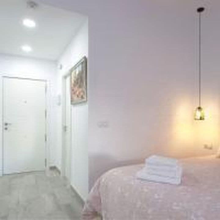 Apartment for rent in El Bajondillo, Spain - Image 8