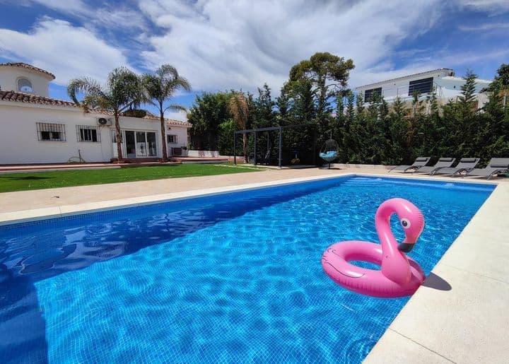 4 bedrooms house for sale in Estepona, Spain - Image 3