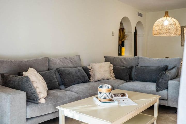 2 bedrooms apartment for sale in Estepona, Spain