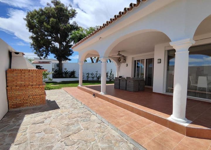 4 bedrooms house for sale in Estepona, Spain - Image 8