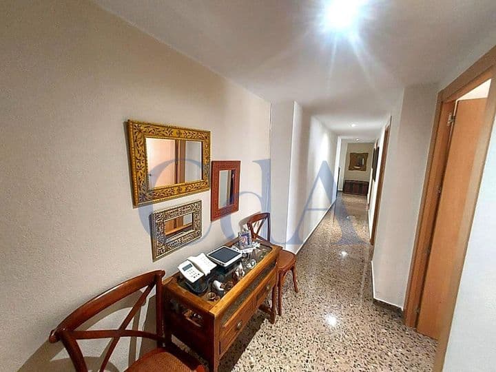 4 bedrooms apartment for rent in Centro, Spain - Image 7