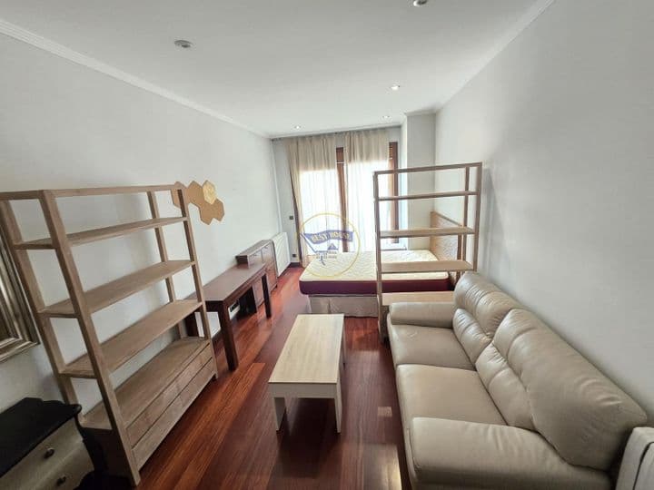 1 bedroom apartment for rent in Vigo, Spain - Image 9