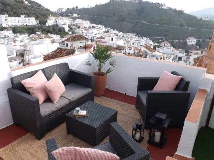 3 bedrooms house for rent in Competa, Spain