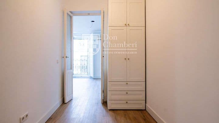 2 bedrooms apartment for rent in Chamberi, Spain - Image 5