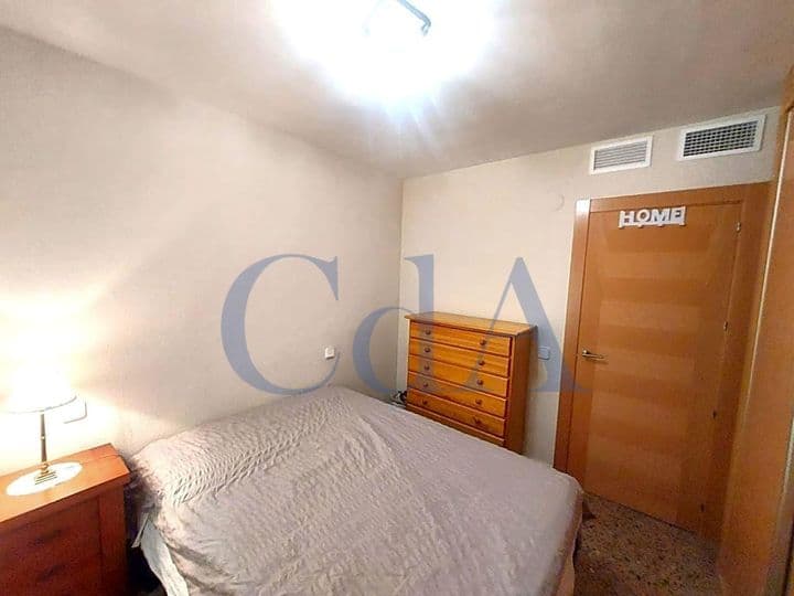 4 bedrooms apartment for rent in Centro, Spain - Image 11