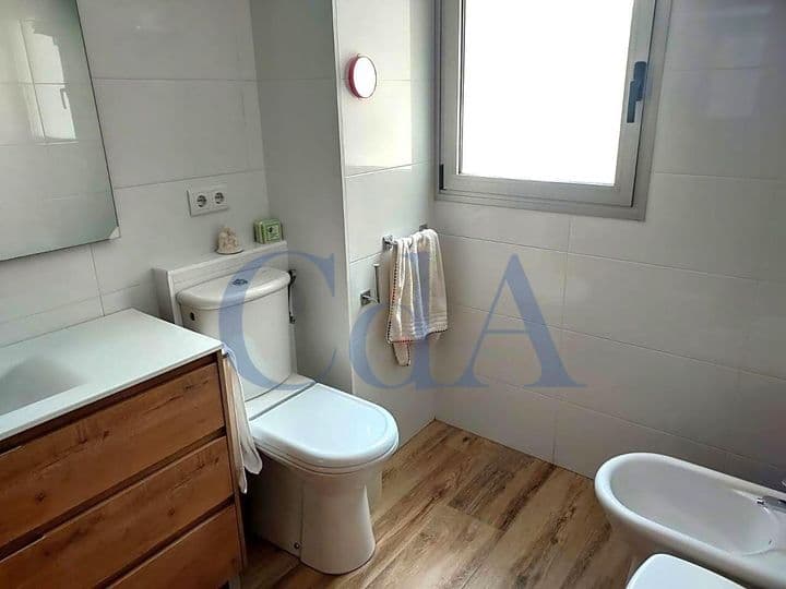 4 bedrooms apartment for rent in Centro, Spain - Image 12