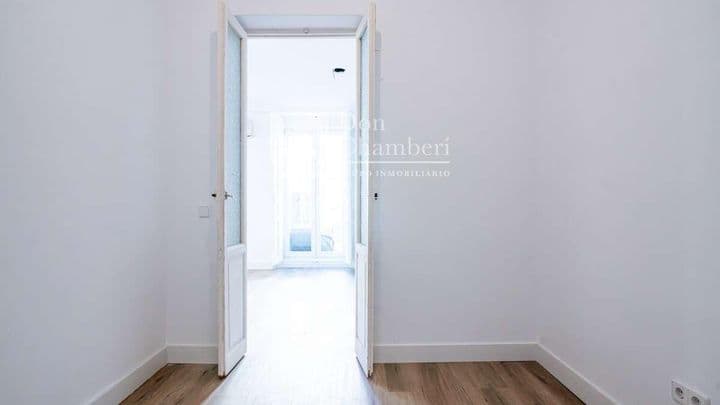 2 bedrooms apartment for rent in Chamberi, Spain - Image 4