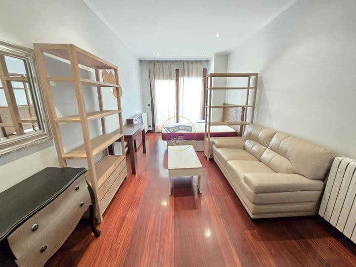 1 bedroom apartment for rent in Vigo, Spain - Image 8