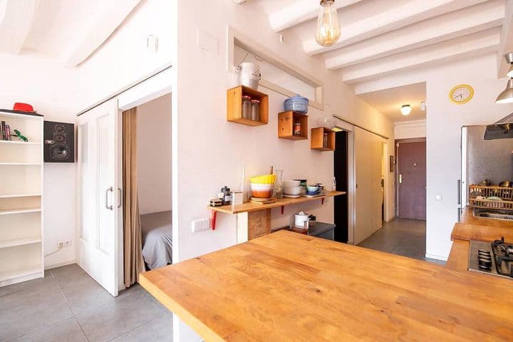 2 bedrooms apartment for rent in Ciutat Vella, Spain - Image 10