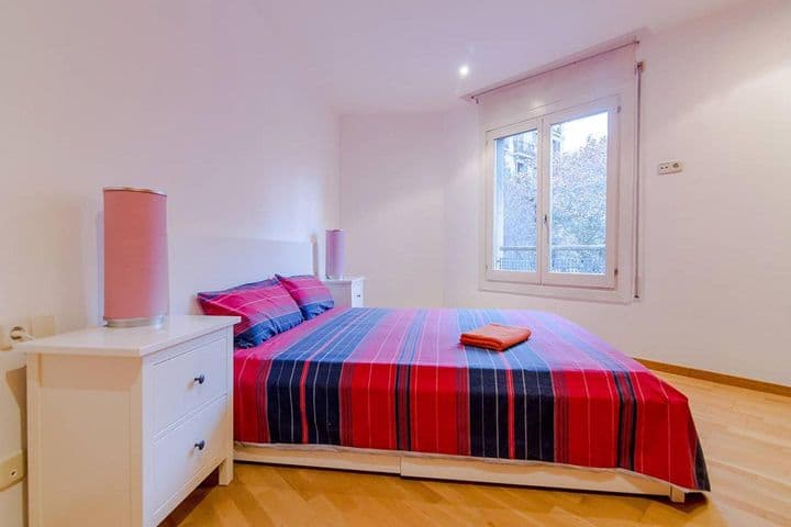 1 bedroom apartment for rent in Eixample, Spain - Image 9