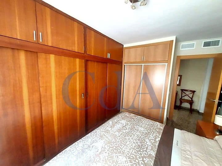 4 bedrooms apartment for rent in Centro, Spain - Image 8