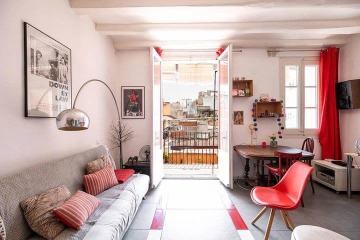 2 bedrooms apartment for rent in Ciutat Vella, Spain - Image 2