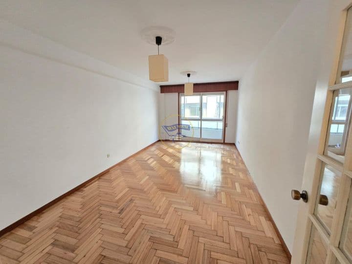 3 bedrooms apartment for rent in Vigo, Spain - Image 11