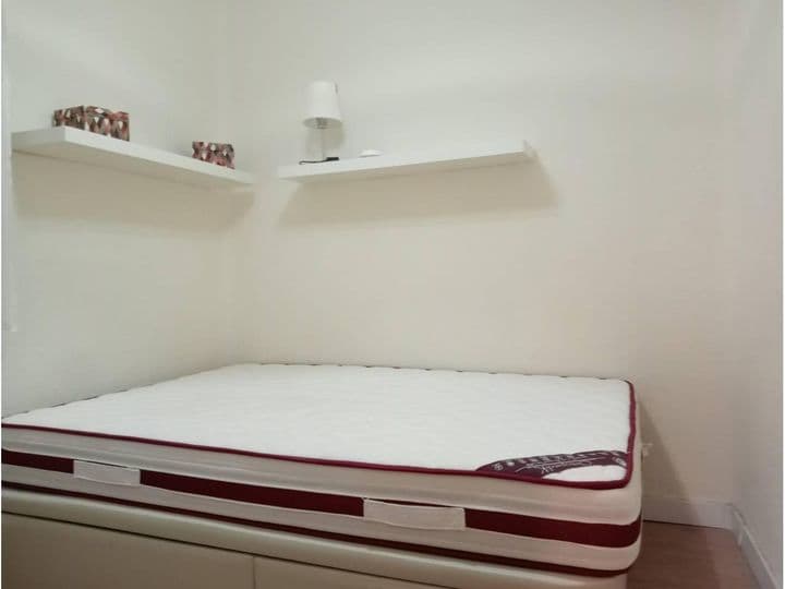 1 bedroom apartment for rent in Centro, Spain - Image 10