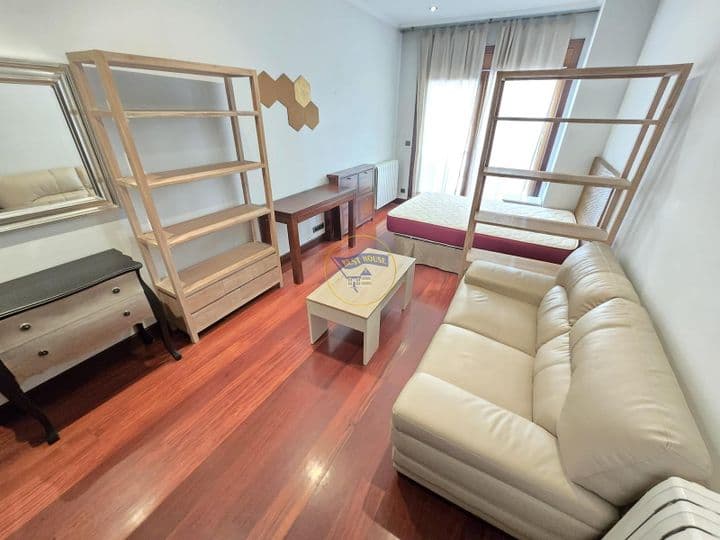 1 bedroom apartment for rent in Vigo, Spain - Image 11