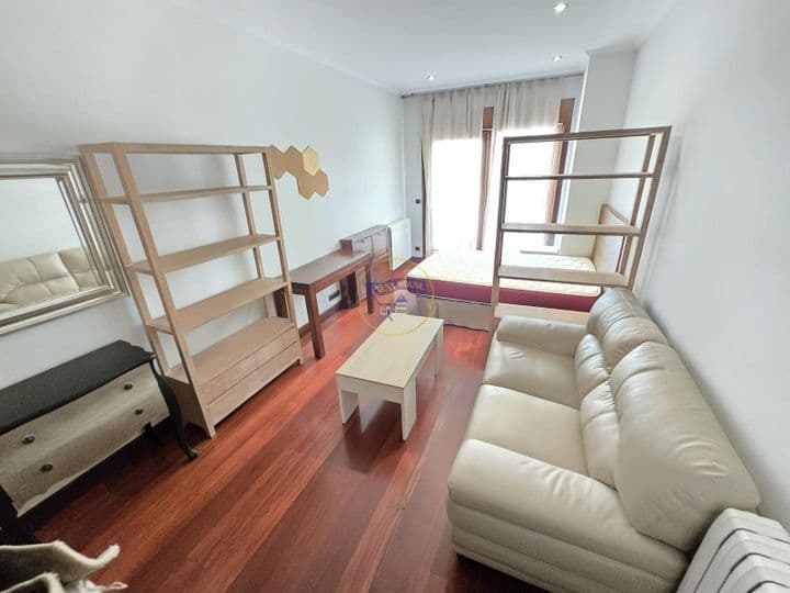 1 bedroom apartment for rent in Vigo, Spain - Image 10